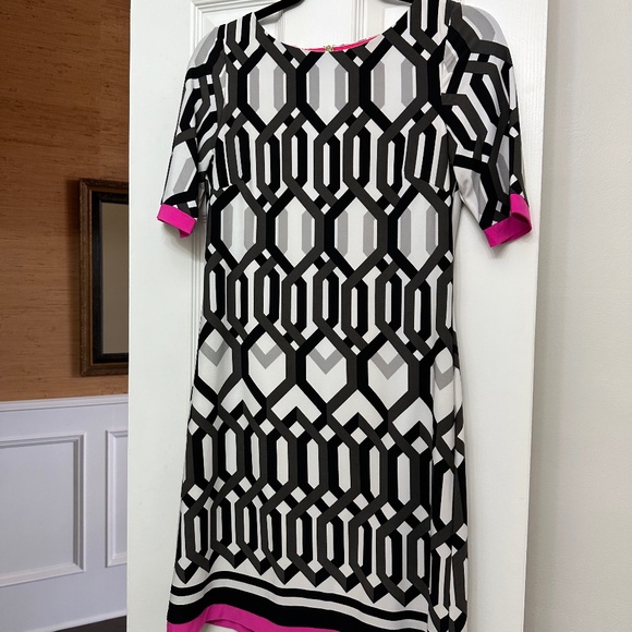 Eliza J Short Sleeved Geometric Print Shift Dress Sz. 4 Black/Pink/Gray/White - Picture 1 of 8